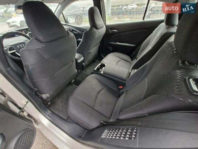 Серый Тойота Приус, объемом двигателя 1.8 л и пробегом 103 тыс. км за 17800 $, фото 10 на Automoto.ua