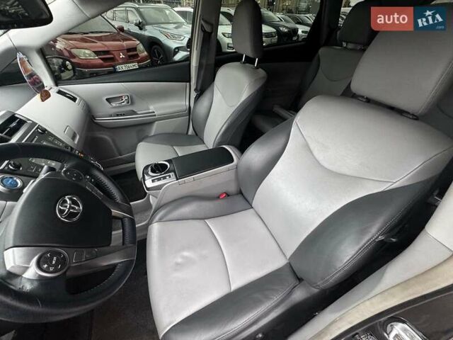 Серый Тойота Приус, объемом двигателя 1.8 л и пробегом 122 тыс. км за 15490 $, фото 22 на Automoto.ua