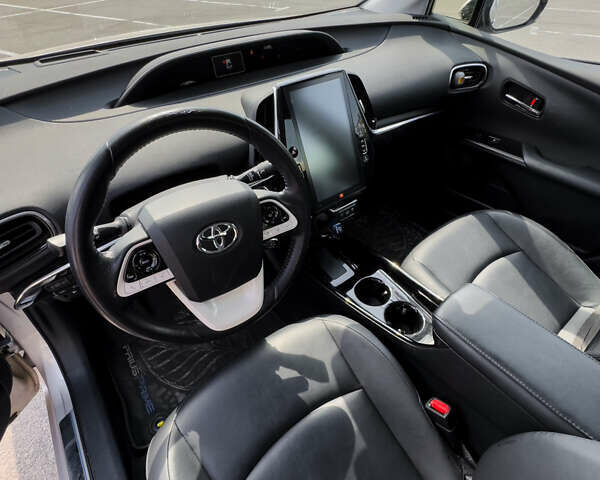 Сірий Тойота Пріус, об'ємом двигуна 1.8 л та пробігом 115 тис. км за 17800 $, фото 6 на Automoto.ua