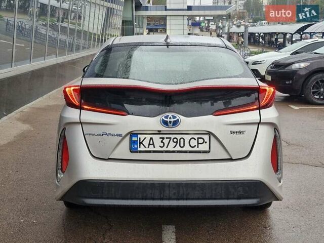 Серый Тойота Приус, объемом двигателя 1.8 л и пробегом 103 тыс. км за 17800 $, фото 4 на Automoto.ua