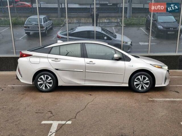 Серый Тойота Приус, объемом двигателя 1.8 л и пробегом 103 тыс. км за 17800 $, фото 5 на Automoto.ua