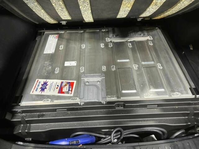 Серый Тойота Приус, объемом двигателя 1.8 л и пробегом 125 тыс. км за 13500 $, фото 2 на Automoto.ua