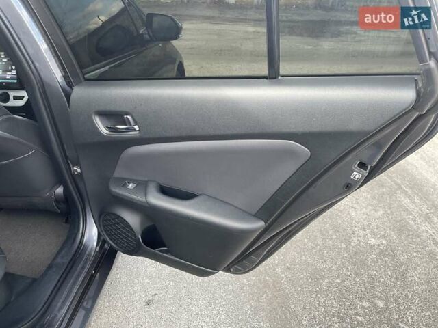 Сірий Тойота Пріус, об'ємом двигуна 1.8 л та пробігом 138 тис. км за 17900 $, фото 60 на Automoto.ua