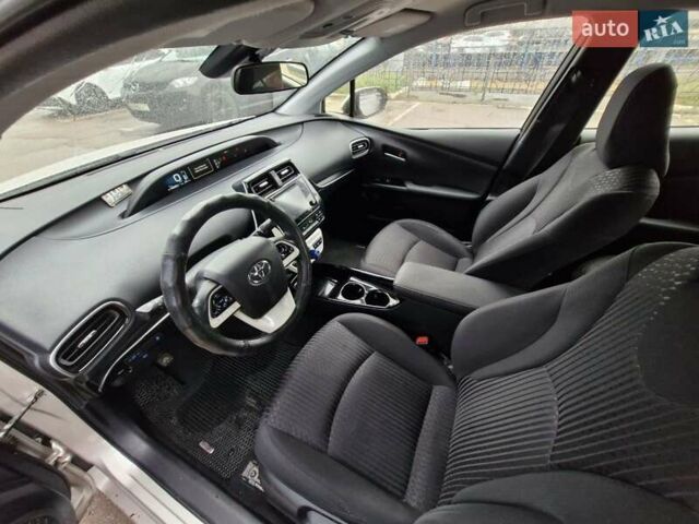 Серый Тойота Приус, объемом двигателя 1.8 л и пробегом 103 тыс. км за 17800 $, фото 6 на Automoto.ua