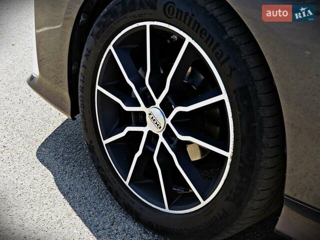 Серый Тойота Приус, объемом двигателя 1.8 л и пробегом 159 тыс. км за 15900 $, фото 4 на Automoto.ua