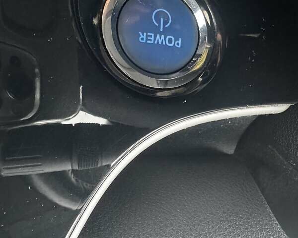 Серый Тойота Приус, объемом двигателя 1.8 л и пробегом 165 тыс. км за 16700 $, фото 3 на Automoto.ua