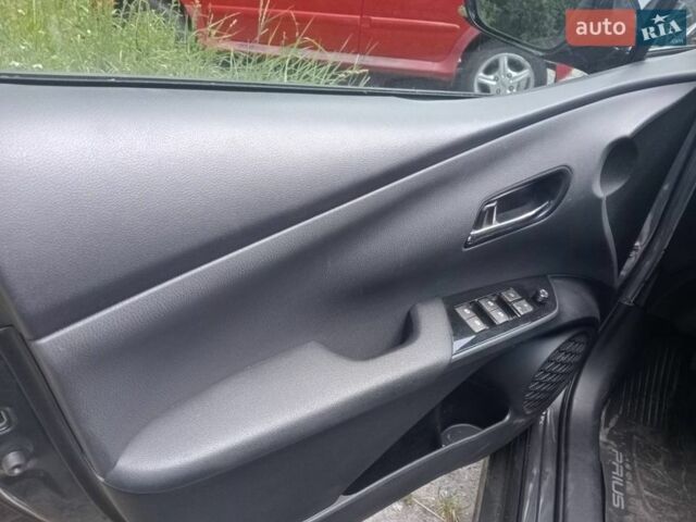 Сірий Тойота Пріус, об'ємом двигуна 1.8 л та пробігом 181 тис. км за 15200 $, фото 8 на Automoto.ua
