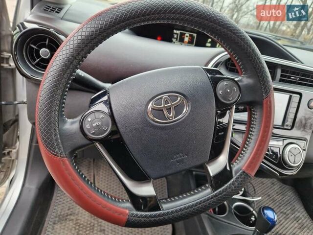Серый Тойота Приус, объемом двигателя 1.5 л и пробегом 88 тыс. км за 12500 $, фото 14 на Automoto.ua