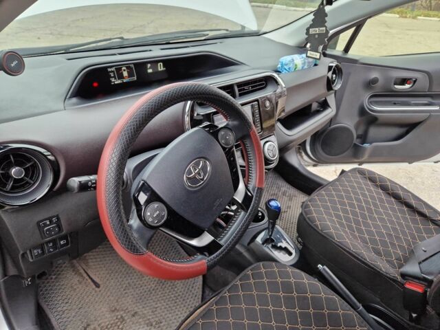 Серый Тойота Приус, объемом двигателя 1.5 л и пробегом 88 тыс. км за 12500 $, фото 14 на Automoto.ua