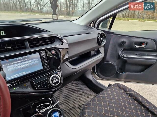 Серый Тойота Приус, объемом двигателя 1.5 л и пробегом 88 тыс. км за 12500 $, фото 24 на Automoto.ua