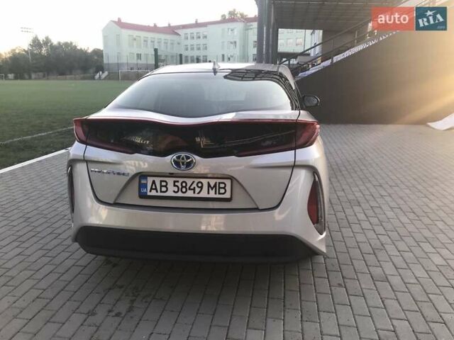 Серый Тойота Приус, объемом двигателя 1.8 л и пробегом 30 тыс. км за 20900 $, фото 4 на Automoto.ua