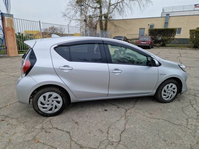 Серый Тойота Приус, объемом двигателя 1.5 л и пробегом 88 тыс. км за 12500 $, фото 8 на Automoto.ua