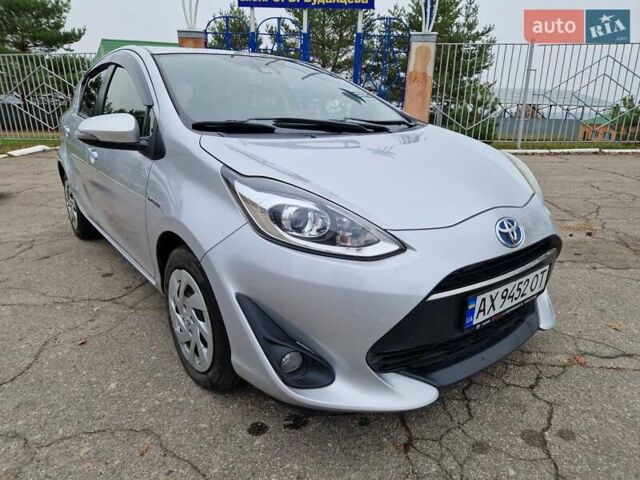 Серый Тойота Приус, объемом двигателя 1.5 л и пробегом 88 тыс. км за 12500 $, фото 1 на Automoto.ua
