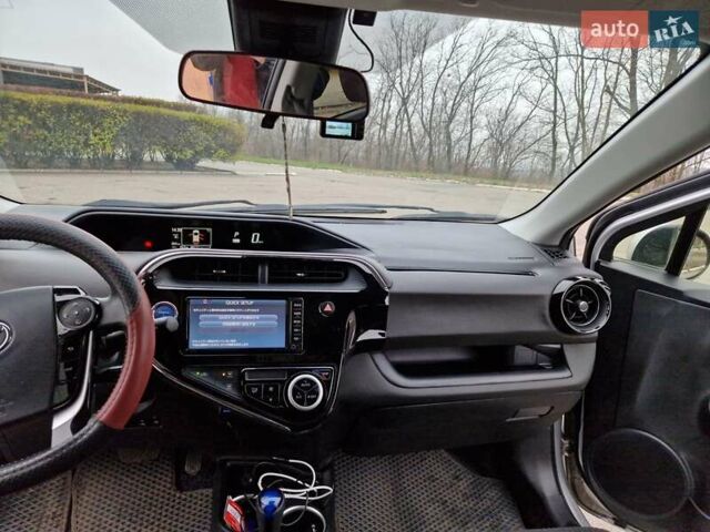 Серый Тойота Приус, объемом двигателя 1.5 л и пробегом 88 тыс. км за 12500 $, фото 18 на Automoto.ua