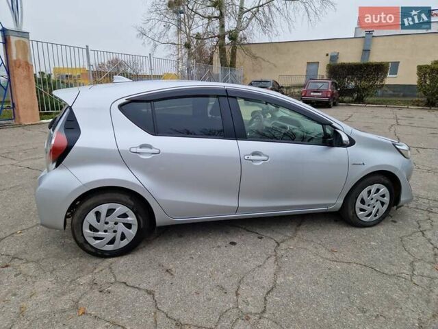 Серый Тойота Приус, объемом двигателя 1.5 л и пробегом 88 тыс. км за 12500 $, фото 7 на Automoto.ua