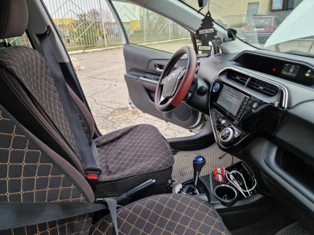 Серый Тойота Приус, объемом двигателя 1.5 л и пробегом 88 тыс. км за 12500 $, фото 13 на Automoto.ua