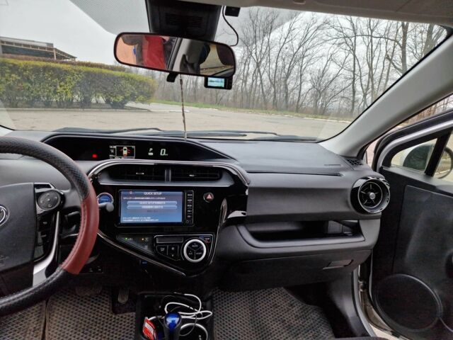 Серый Тойота Приус, объемом двигателя 1.5 л и пробегом 88 тыс. км за 12500 $, фото 22 на Automoto.ua