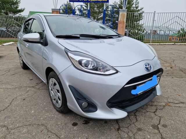 Серый Тойота Приус, объемом двигателя 1.5 л и пробегом 88 тыс. км за 12500 $, фото 2 на Automoto.ua