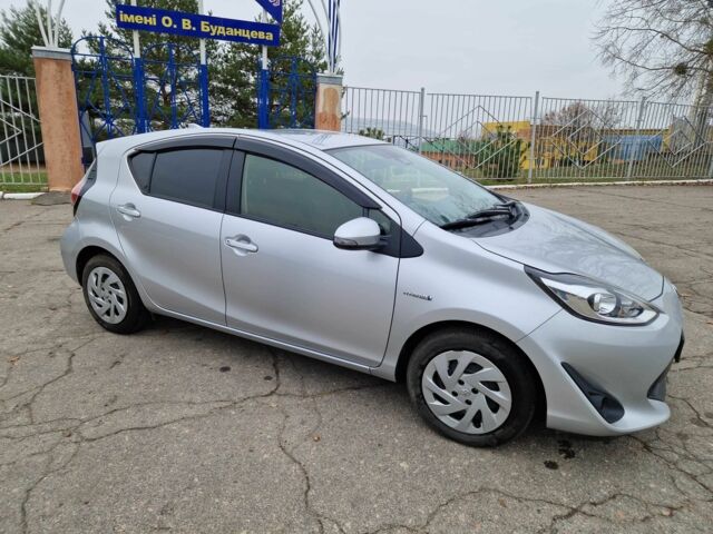 Серый Тойота Приус, объемом двигателя 1.5 л и пробегом 88 тыс. км за 12500 $, фото 7 на Automoto.ua