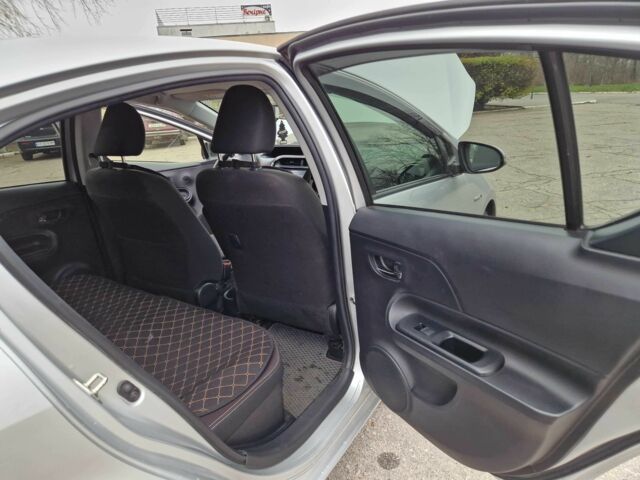 Серый Тойота Приус, объемом двигателя 1.5 л и пробегом 88 тыс. км за 12500 $, фото 12 на Automoto.ua