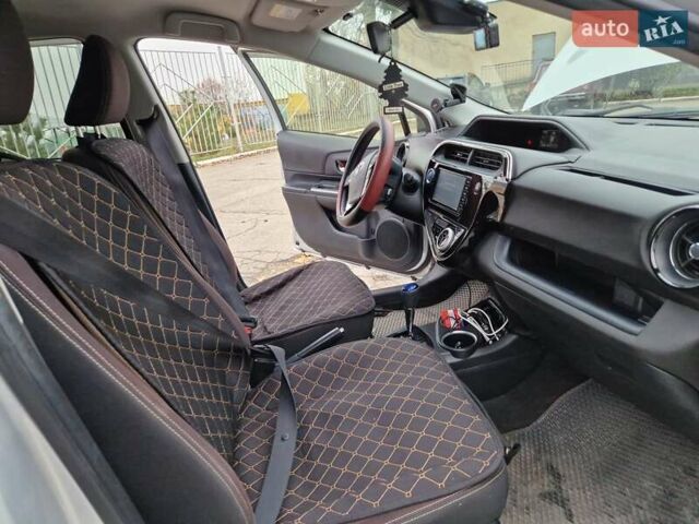 Серый Тойота Приус, объемом двигателя 1.5 л и пробегом 88 тыс. км за 12500 $, фото 19 на Automoto.ua