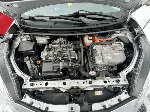 Серый Тойота Приус, объемом двигателя 1.5 л и пробегом 110 тыс. км за 13200 $, фото 6 на Automoto.ua