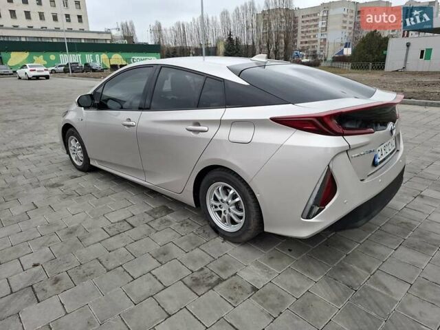 Серый Тойота Приус, объемом двигателя 1.8 л и пробегом 147 тыс. км за 20900 $, фото 2 на Automoto.ua