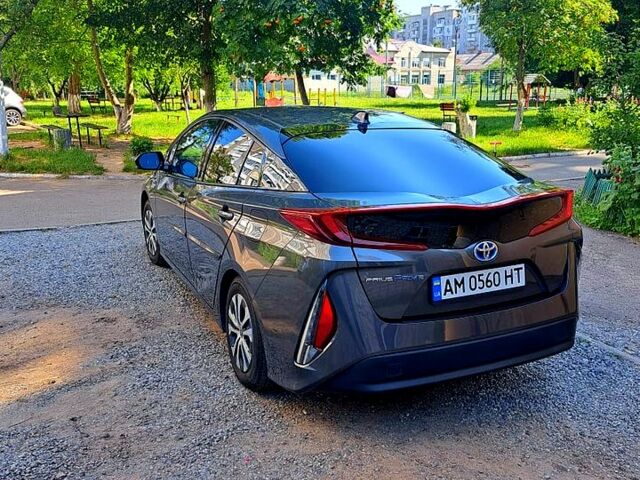 Сірий Тойота Пріус, об'ємом двигуна 1.8 л та пробігом 63 тис. км за 19000 $, фото 2 на Automoto.ua