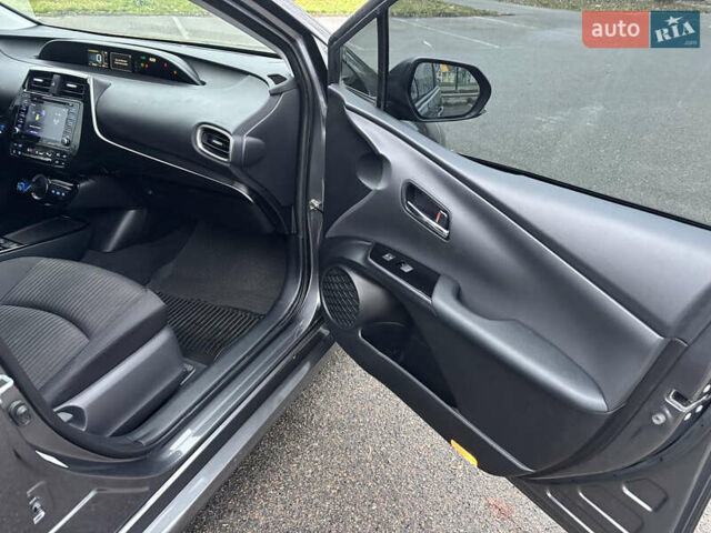 Серый Тойота Приус, объемом двигателя 1.8 л и пробегом 118 тыс. км за 20400 $, фото 27 на Automoto.ua