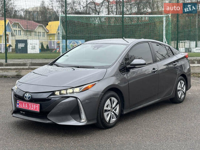Серый Тойота Приус, объемом двигателя 1.8 л и пробегом 118 тыс. км за 20400 $, фото 1 на Automoto.ua