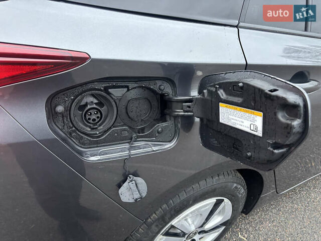 Серый Тойота Приус, объемом двигателя 1.8 л и пробегом 118 тыс. км за 20400 $, фото 23 на Automoto.ua