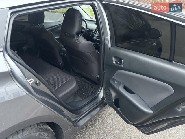 Серый Тойота Приус, объемом двигателя 1.8 л и пробегом 118 тыс. км за 20400 $, фото 24 на Automoto.ua