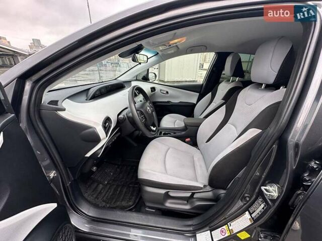 Сірий Тойота Пріус, об'ємом двигуна 1.8 л та пробігом 165 тис. км за 18800 $, фото 27 на Automoto.ua