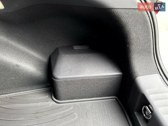 Серый Тойота Приус, объемом двигателя 2 л и пробегом 3 тыс. км за 25998 $, фото 19 на Automoto.ua