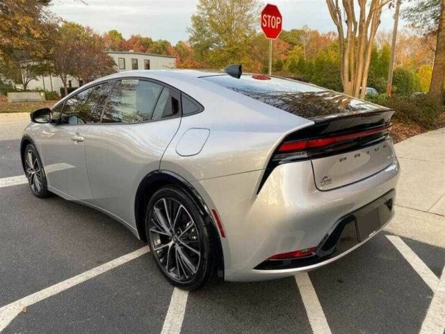 Серый Тойота Приус, объемом двигателя 2 л и пробегом 9 тыс. км за 10500 $, фото 1 на Automoto.ua