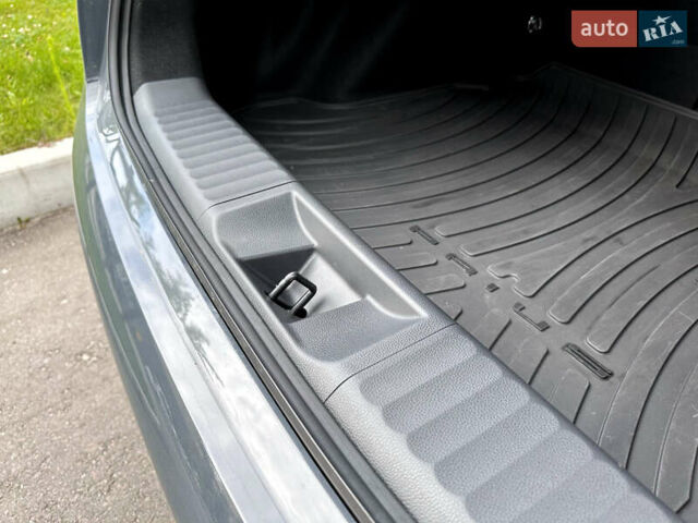 Серый Тойота Приус, объемом двигателя 2 л и пробегом 3 тыс. км за 25998 $, фото 18 на Automoto.ua