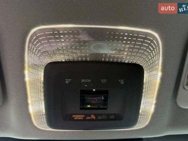 Сірий Тойота Пріус, об'ємом двигуна 1.8 л та пробігом 20 тис. км за 24500 $, фото 37 на Automoto.ua