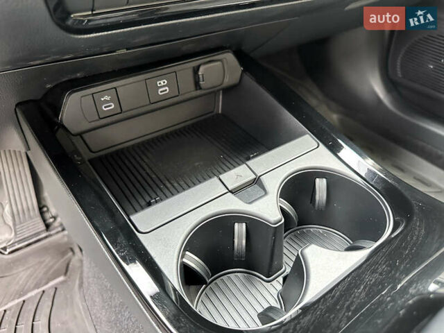 Серый Тойота Приус, объемом двигателя 2 л и пробегом 3 тыс. км за 25998 $, фото 43 на Automoto.ua