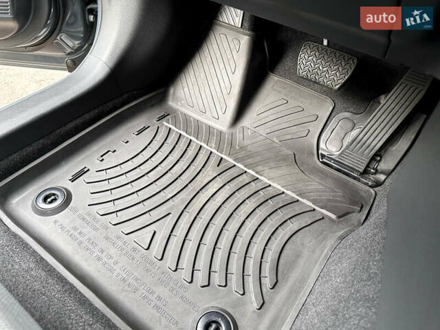 Серый Тойота Приус, объемом двигателя 2 л и пробегом 3 тыс. км за 25998 $, фото 5 на Automoto.ua