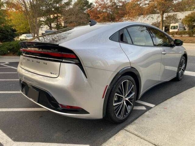 Серый Тойота Приус, объемом двигателя 2 л и пробегом 9 тыс. км за 10500 $, фото 3 на Automoto.ua