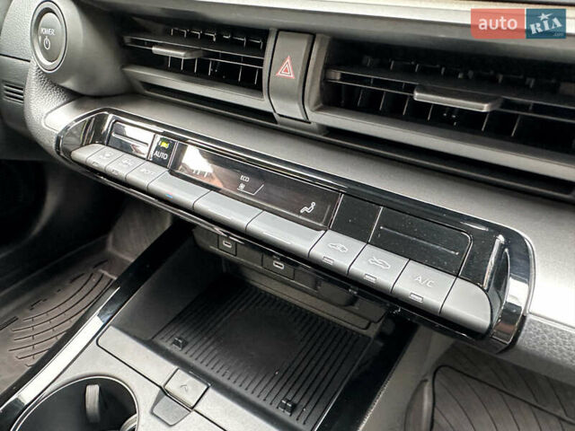 Серый Тойота Приус, объемом двигателя 2 л и пробегом 3 тыс. км за 25998 $, фото 13 на Automoto.ua