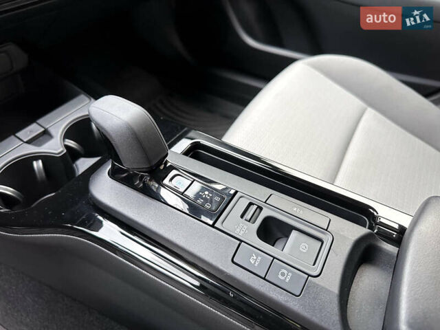 Серый Тойота Приус, объемом двигателя 2 л и пробегом 3 тыс. км за 25998 $, фото 6 на Automoto.ua