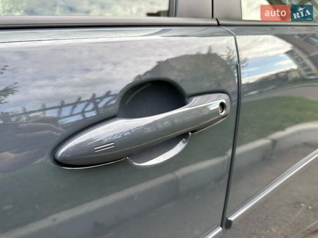 Серый Тойота Приус, объемом двигателя 2 л и пробегом 3 тыс. км за 25998 $, фото 85 на Automoto.ua