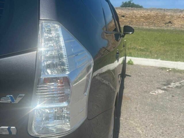 Серый Тойота Приус, объемом двигателя 1.8 л и пробегом 182 тыс. км за 12650 $, фото 4 на Automoto.ua