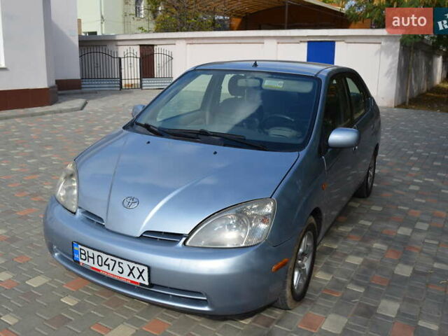 Серый Тойота Приус, объемом двигателя 1.5 л и пробегом 264 тыс. км за 4000 $, фото 1 на Automoto.ua