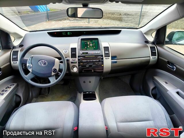 Серый Тойота Приус, объемом двигателя 1.5 л и пробегом 163 тыс. км за 7900 $, фото 11 на Automoto.ua