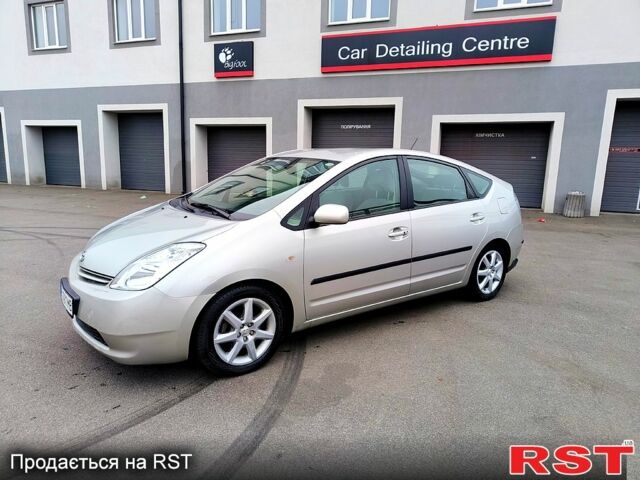 Серый Тойота Приус, объемом двигателя 1.5 л и пробегом 163 тыс. км за 7900 $, фото 2 на Automoto.ua