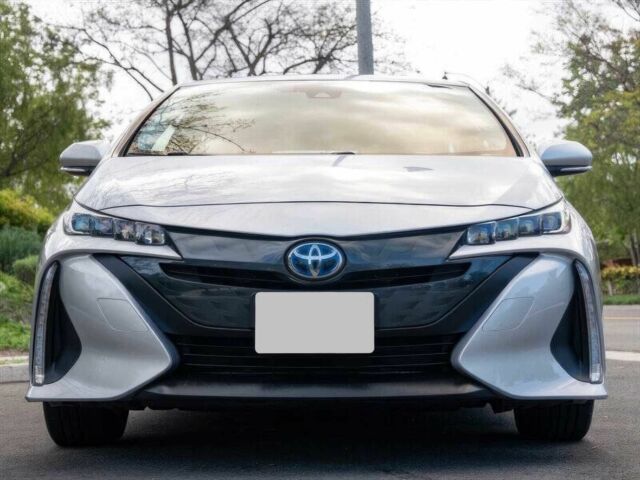 Серый Тойота Приус, объемом двигателя 0 л и пробегом 65 тыс. км за 12500 $, фото 1 на Automoto.ua