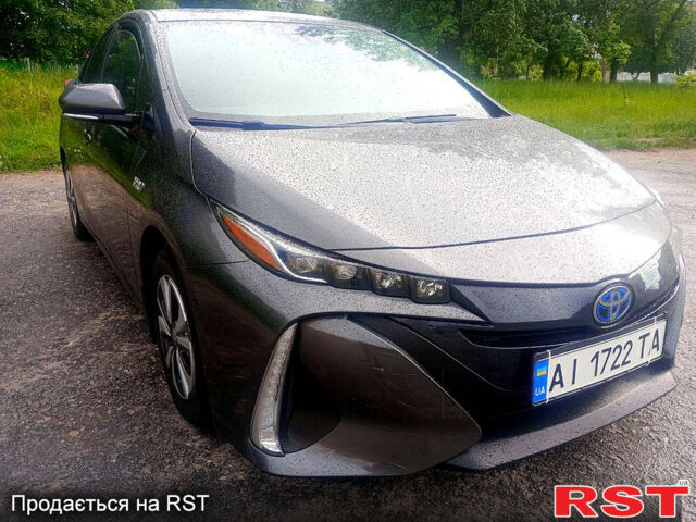 Серый Тойота Приус, объемом двигателя 1.8 л и пробегом 105 тыс. км за 17777 $, фото 1 на Automoto.ua