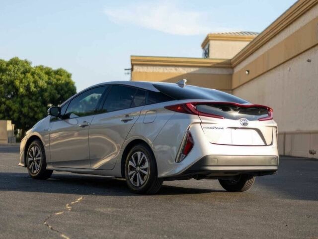 Тойота Приус 2019 в Днепре (Днепропетровске) на Automoto.ua Серый Тойота Приус, объемом двигателя 1.8 л и пробегом 49 тыс. км за 4600 $, фото 5 на Automoto.ua